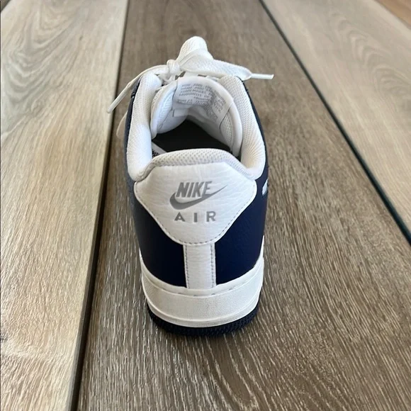 Nike Men's White and Navy Air Force One-Like New - Picture 5 of 8